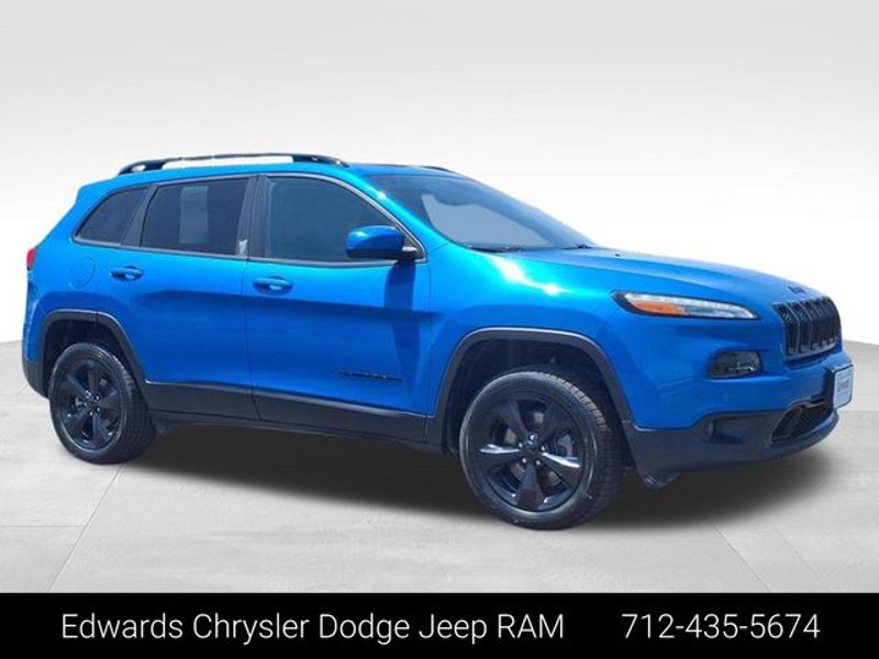 Used 2018 Jeep Cherokee Latitude w/ Altitude Package image 1