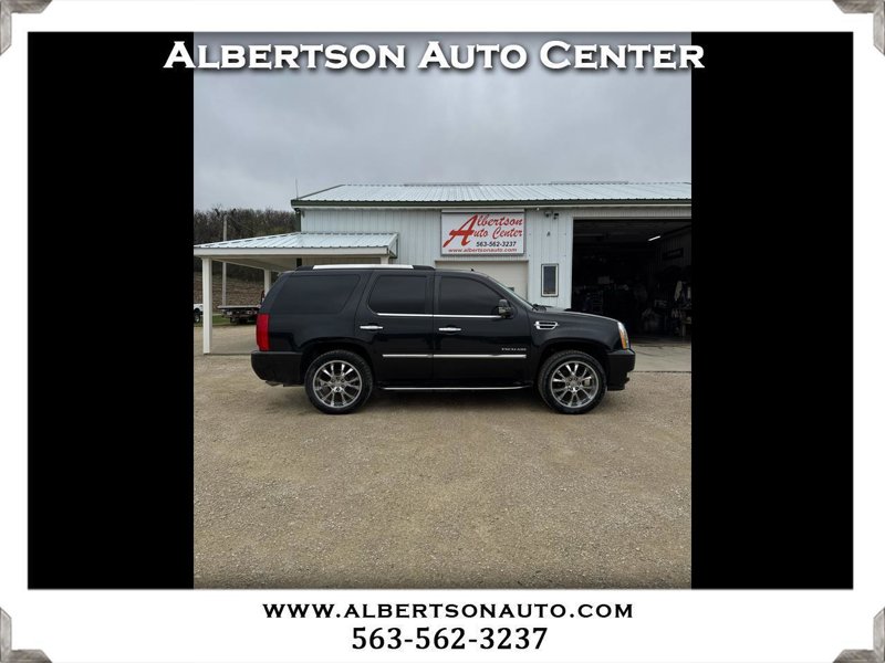 Used 2011 Cadillac Escalade Luxury image 1