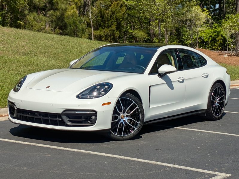 Certified 2023 Porsche Panamera 4 image 1