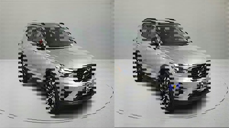 Certified 2025 Volvo XC40 B5 Ultra w/ Climate Package image 1