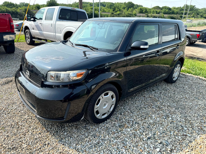 Used 2010 Scion xB image 1