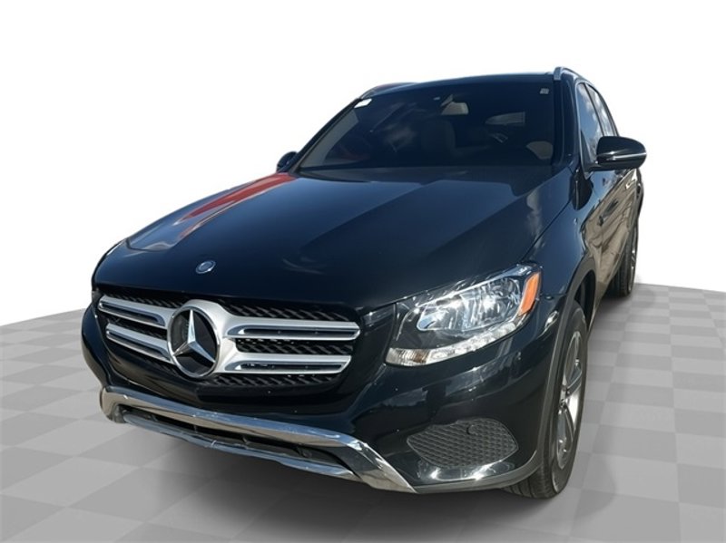 Used 2017 Mercedes-Benz GLC 300 4MATIC image 1