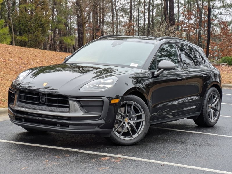 Certified 2024 Porsche Macan Turbo image 1
