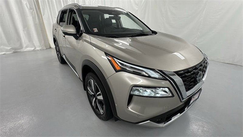 Certified 2022 Nissan Rogue Platinum image 1
