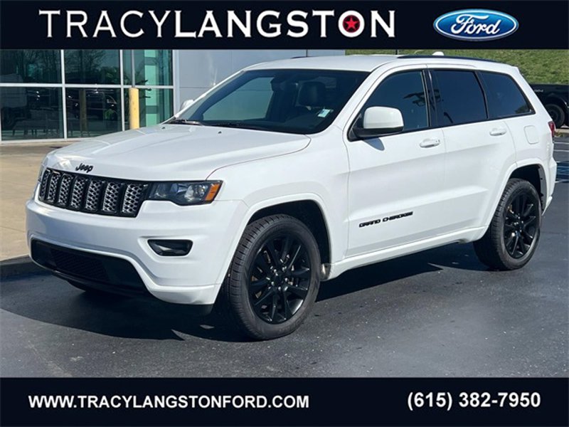 Used 2017 Jeep Grand Cherokee Altitude image 1