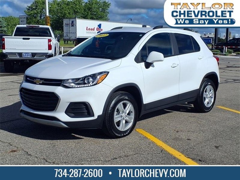 Certified 2022 Chevrolet Trax LT w/ LT Convenience Package image 1