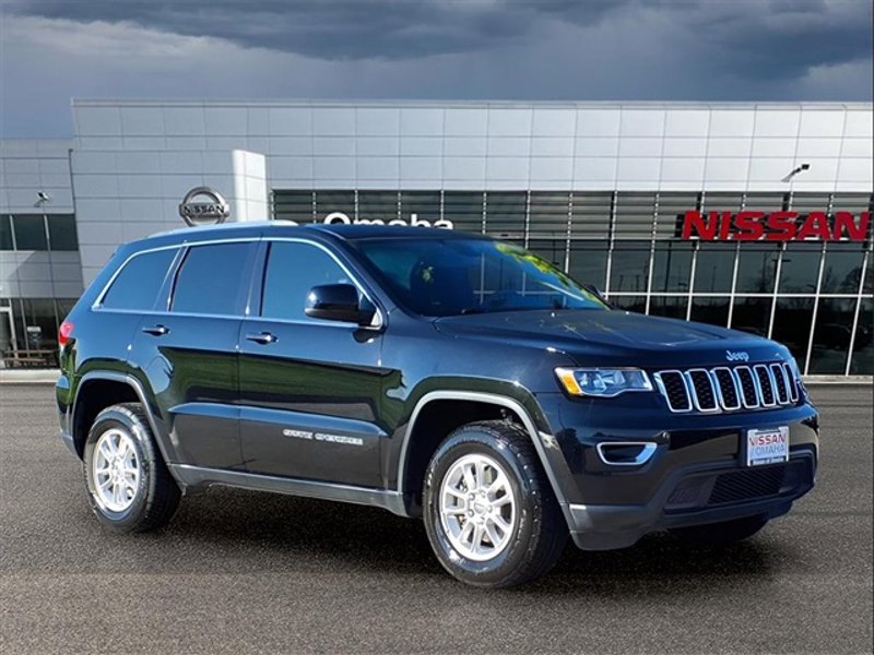 Used 2018 Jeep Grand Cherokee Laredo image 1