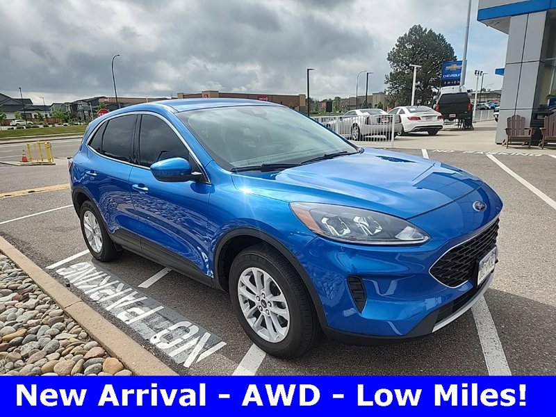 Used 2021 Ford Escape SE image 1