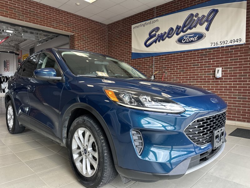Used 2020 Ford Escape SE image 1