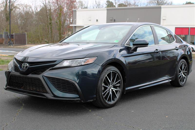 Used 2021 Toyota Camry SE image 1