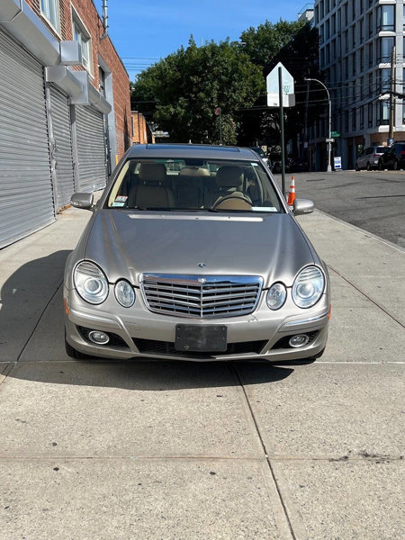 Used 2008 Mercedes-Benz E 350 4MATIC Sedan image 1