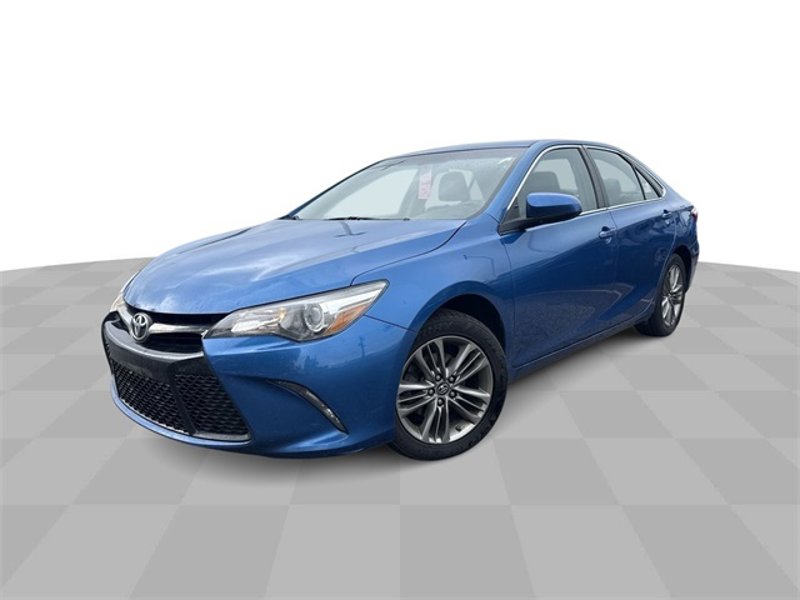 Used 2017 Toyota Camry SE image 1