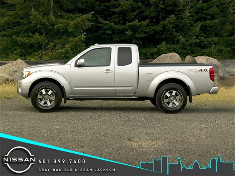 Used 2019 Nissan Frontier SV image 1