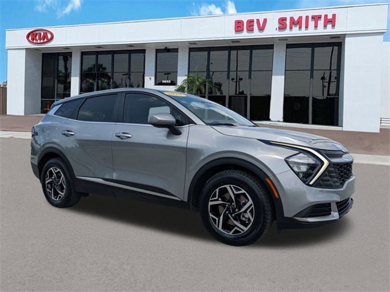 Certified 2023 Kia Sportage LX image 1
