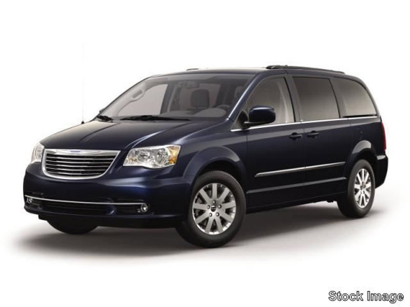 Used 2015 Chrysler Town & Country Touring image 1