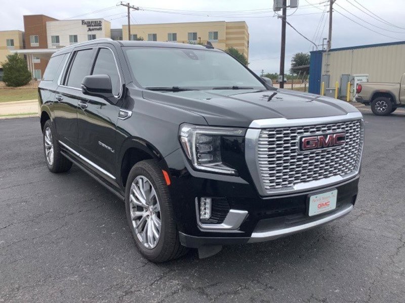 Certified 2022 GMC Yukon XL Denali image 1