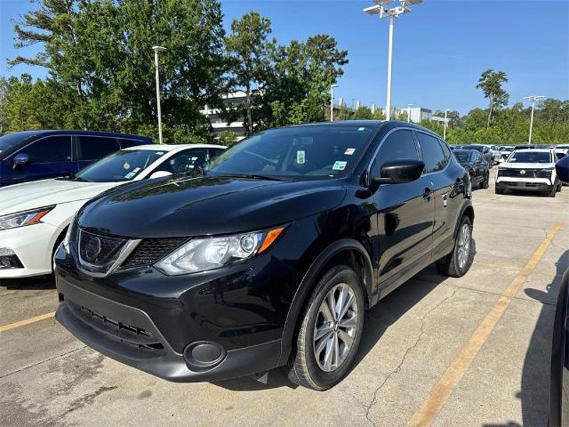 Certified 2019 Nissan Rogue Sport S image 1