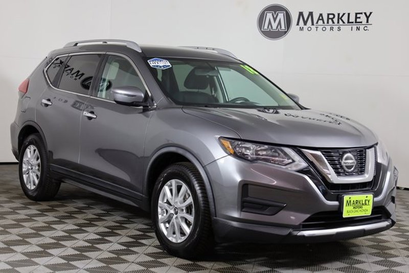 Used 2018 Nissan Rogue SV image 1