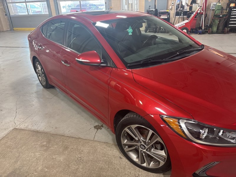 Used 2017 Hyundai Elantra Limited w/ Limited Tech Package 04 image 1
