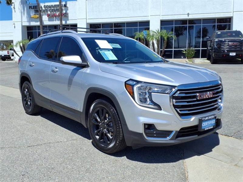 Certified 2022 GMC Terrain SLT image 1