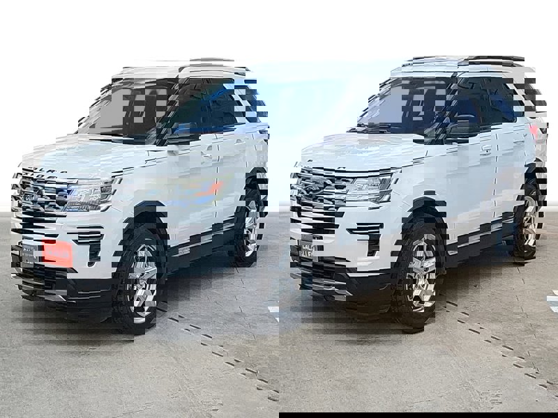 Used 2018 Ford Explorer XLT image 1