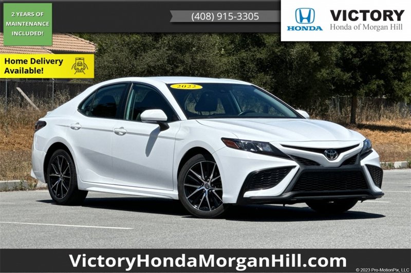 Used 2022 Toyota Camry SE image 1