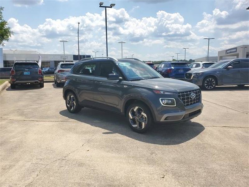 Certified 2024 Hyundai Venue Limited image 1