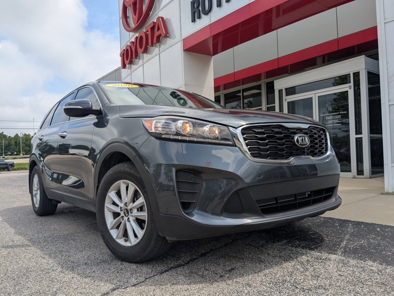 Used 2020 Kia Sorento LX image 1
