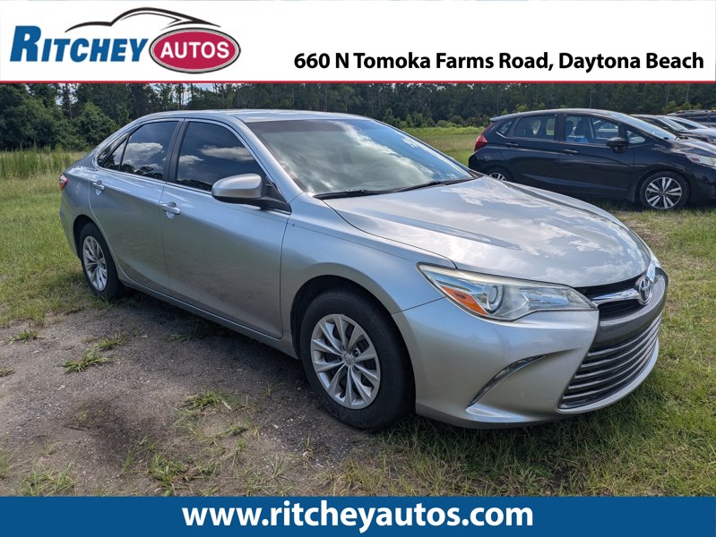 Used 2015 Toyota Camry image 1