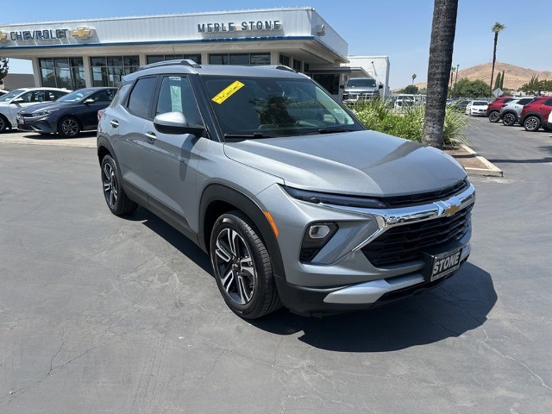 Used 2025 Chevrolet TrailBlazer LT w/ Convenience Package image 1