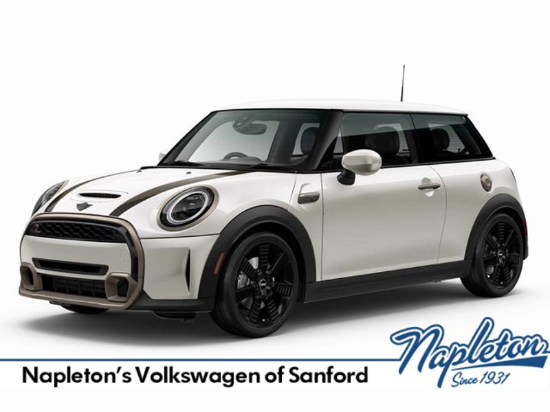 Used 2023 MINI Cooper 2-Door Hardtop image 1