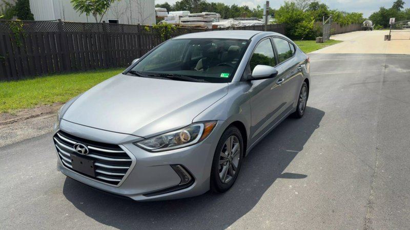 Used 2017 Hyundai Elantra SE w/ SE A/T Tech Package 03 image 1