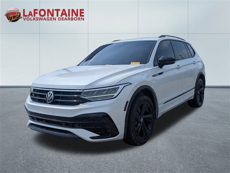 Certified 2023 Volkswagen Tiguan SE R-Line image 1