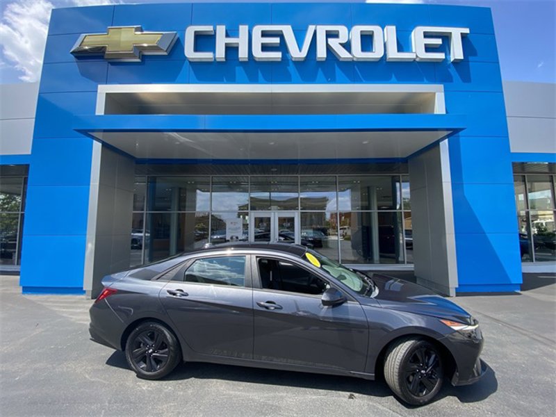 Used 2021 Hyundai Elantra SEL w/ Cargo Package image 1