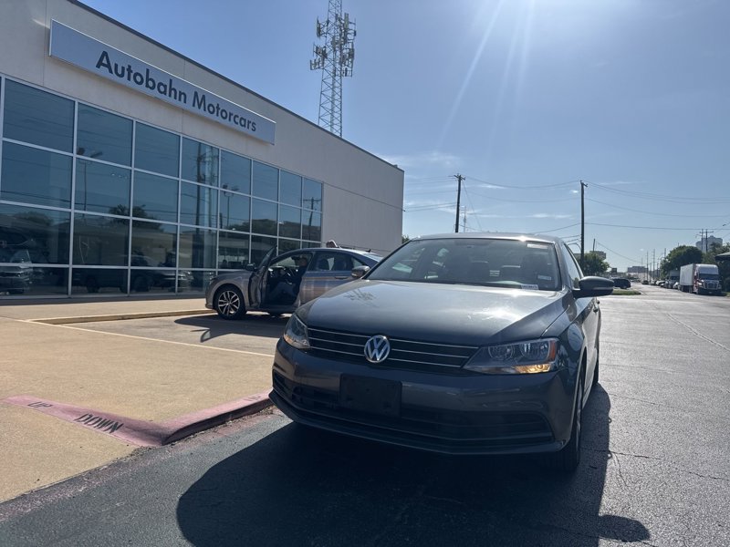 Used 2016 Volkswagen Jetta SE image 1
