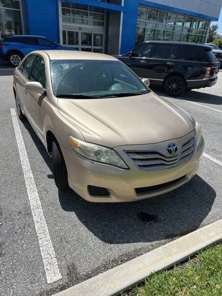 Used 2010 Toyota Camry image 1