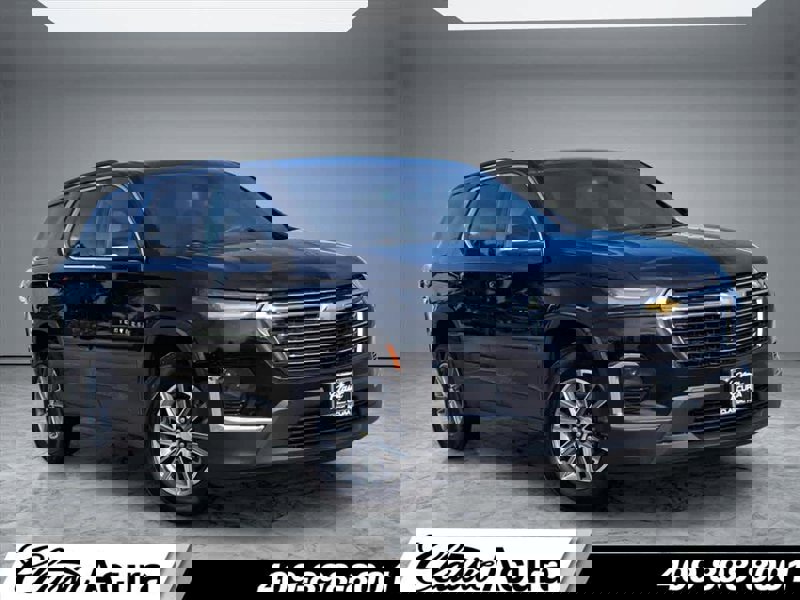 Used 2022 Chevrolet Traverse LT image 1