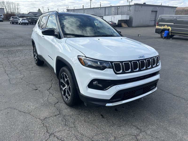 Used 2024 Jeep Compass Limited image 1