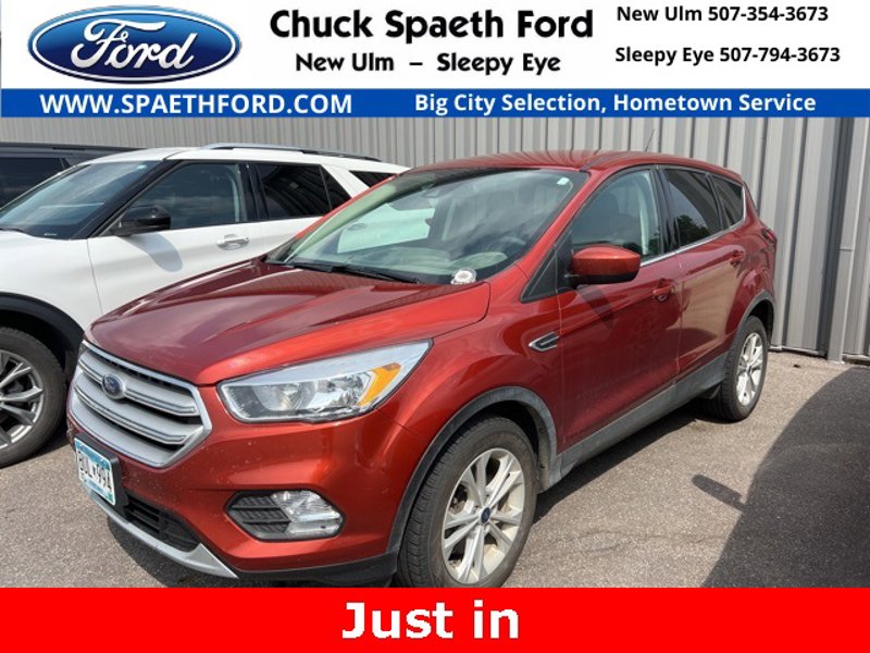 Used 2019 Ford Escape SE image 1