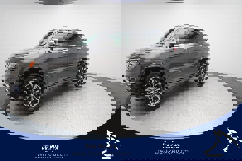 Used 2017 Jeep Grand Cherokee Overland image 1