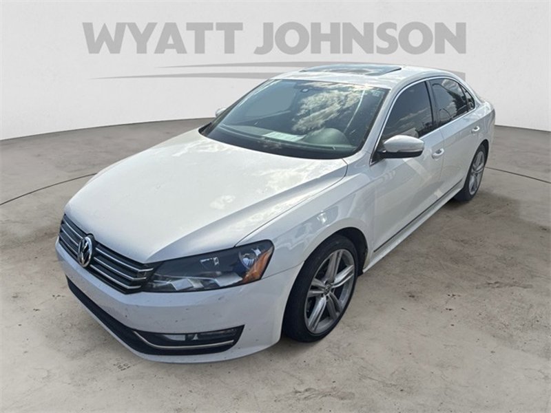 Used 2015 Volkswagen Passat 1.8T SE image 1