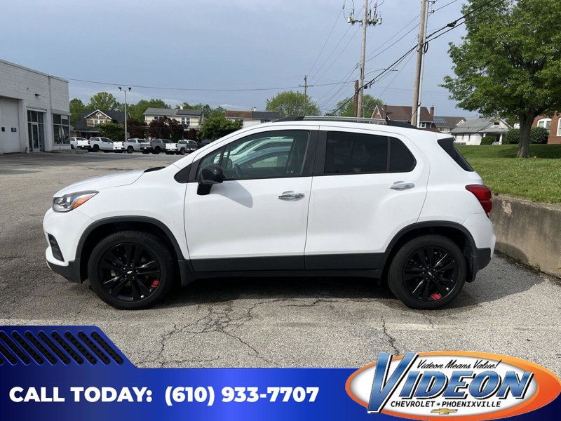 Used 2018 Chevrolet Trax LT w/ Sun & Sound Package image 1