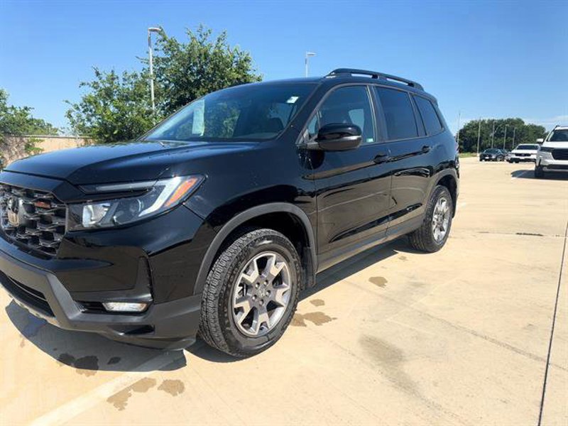 Certified 2023 Honda Passport TrailSport image 1