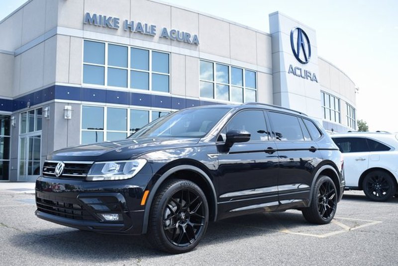 Used 2021 Volkswagen Tiguan SE R-Line image 1