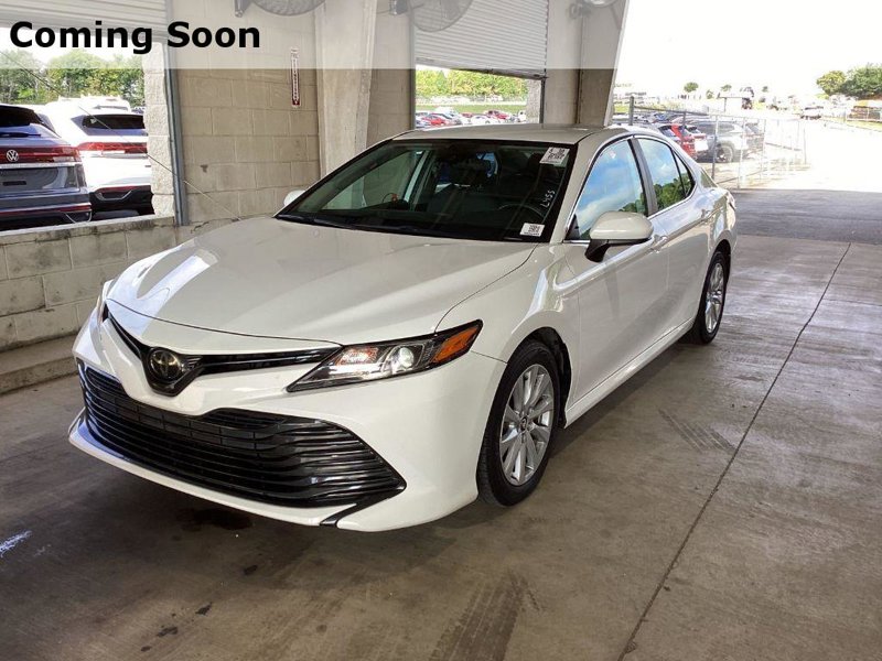 Used 2020 Toyota Camry LE image 1