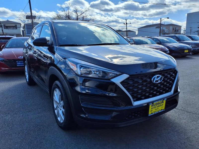 Certified 2021 Hyundai Tucson SE image 1