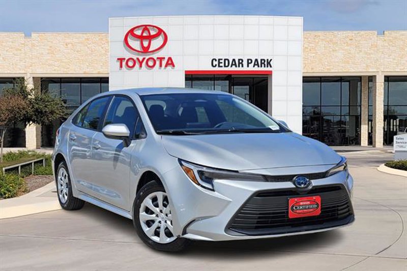 Certified 2025 Toyota Corolla LE image 1