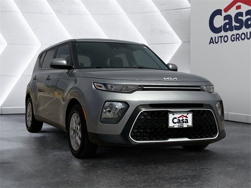 Certified 2022 Kia Soul LX w/ Technology Package image 1