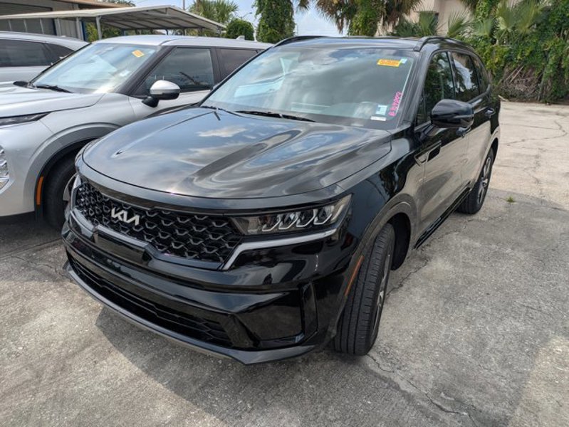 Certified 2022 Kia Sorento S image 1