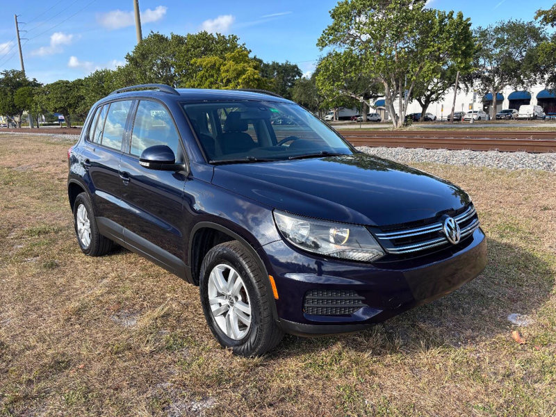 Used 2016 Volkswagen Tiguan S image 1